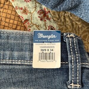 30/34- Wrangler Western Women's Classic Blue Boot Cut Jeans